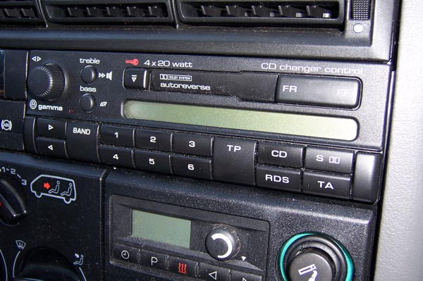 Autoradio démontage 1.jpg