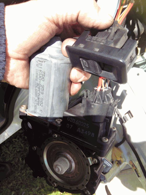 TUTO VITRE ELECTRIQUE 4.jpg