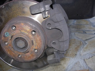 Frein changement diques et plaquettes AV 02.jpg