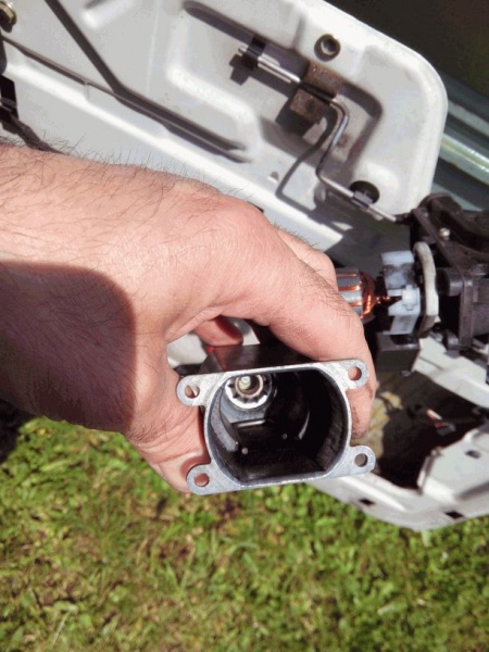 Fichier:TUTO VITRE ELECTRIQUE 7.jpg