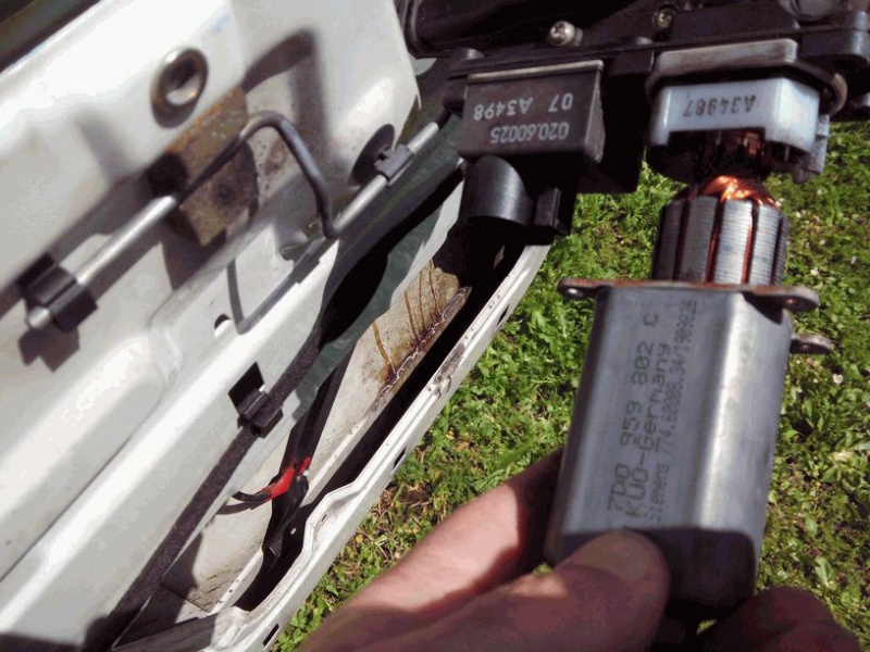 Fichier:TUTO VITRE ELECTRIQUE 5.jpg