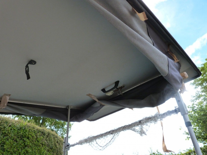Fichier:Toit depose remplacement toile 01.jpg